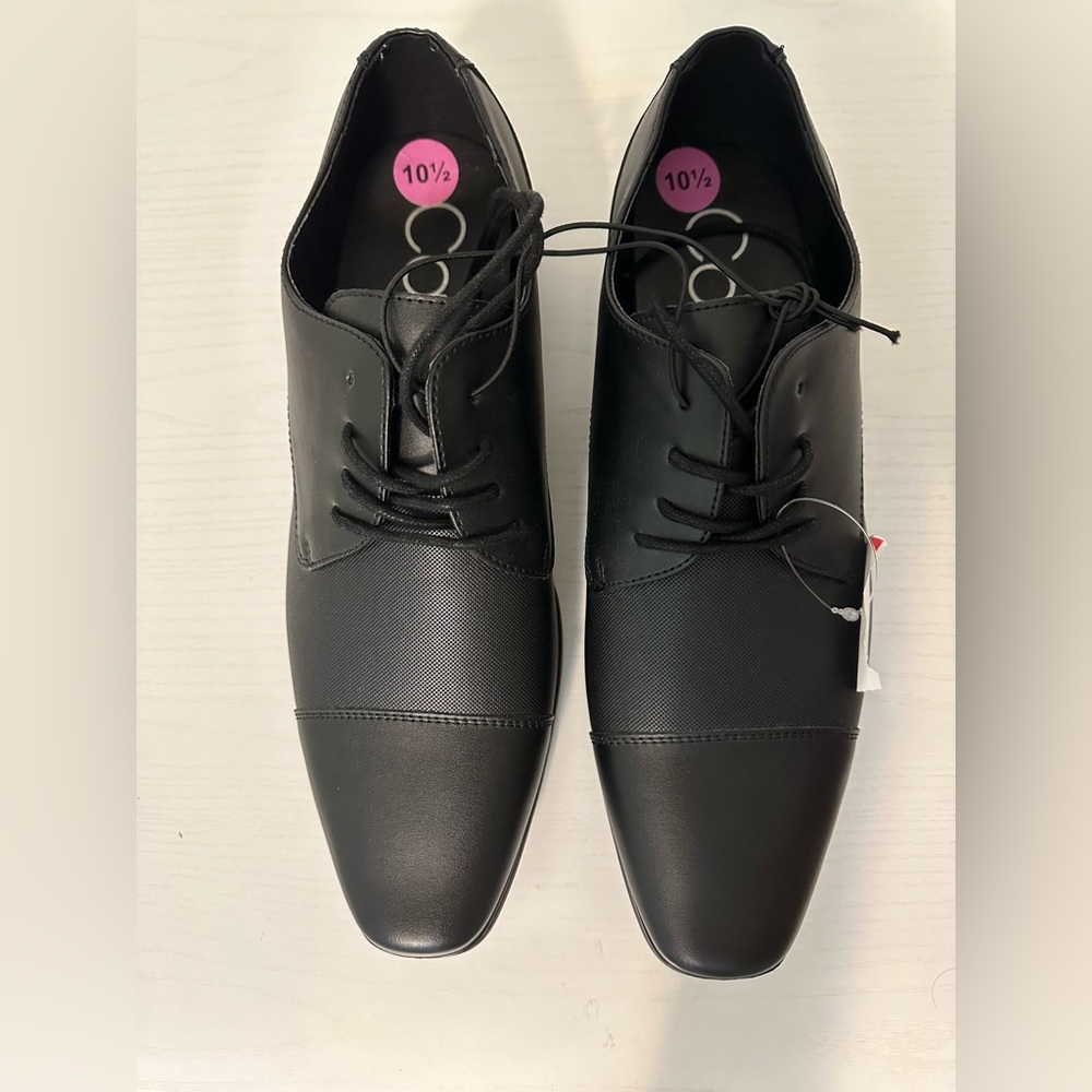 Black Calvin Klein dress shoes for men. Size 10.5